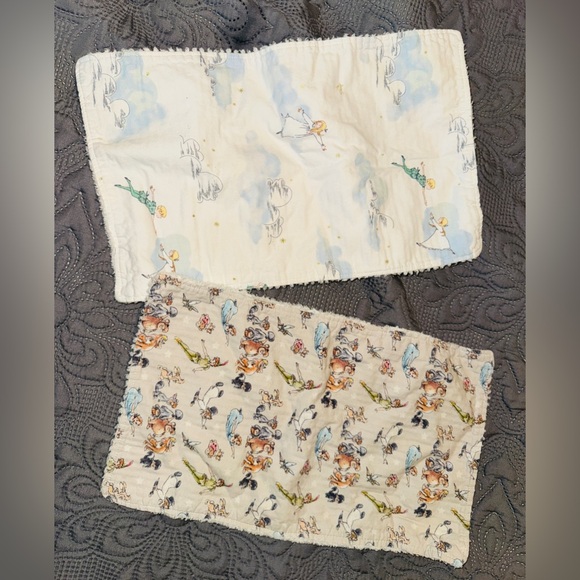 2 Peter Pan burp cloths & a bib - Picture 3 of 4